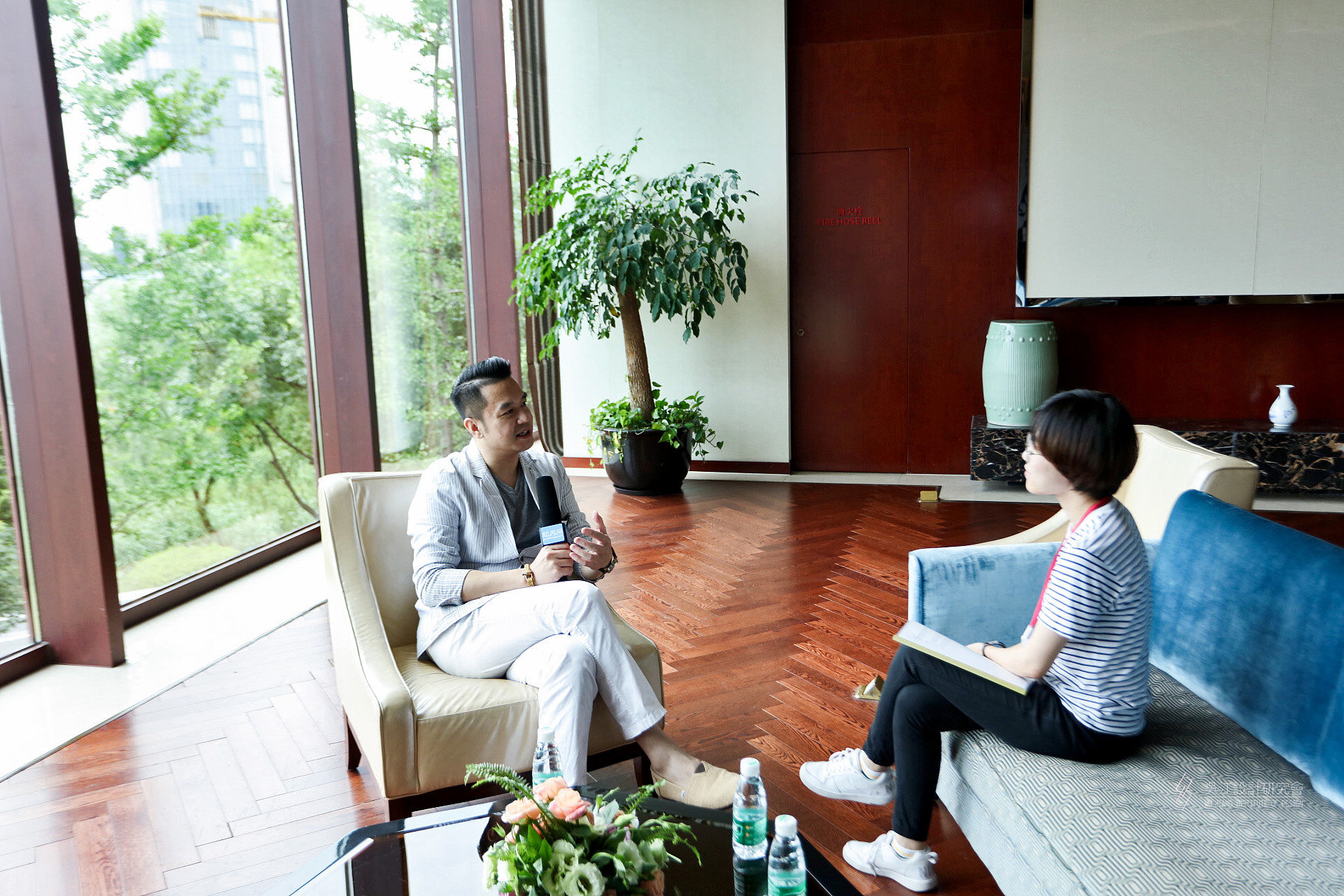 16 媒體正在采訪黃志達.jpg